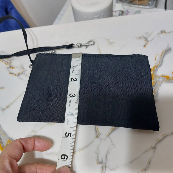 Simple Plain Black Clip on Mini Bag Organizer - Picture 9 of 9